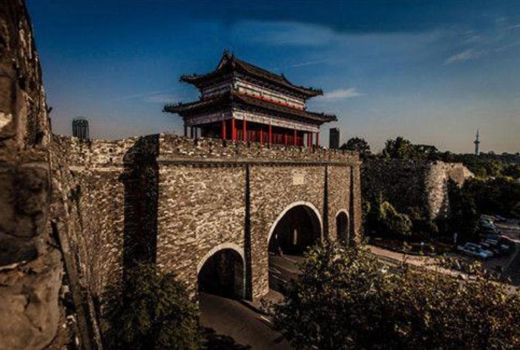 古代没有水泥和混凝土，为什么修建的城墙，可以几百年屹立不倒

西安明城墙这座周长