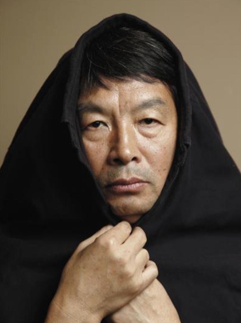 北大才子刘震云说的一番话，让众人有点语塞。他说：“耕种土地的是穷人，买卖土地的是