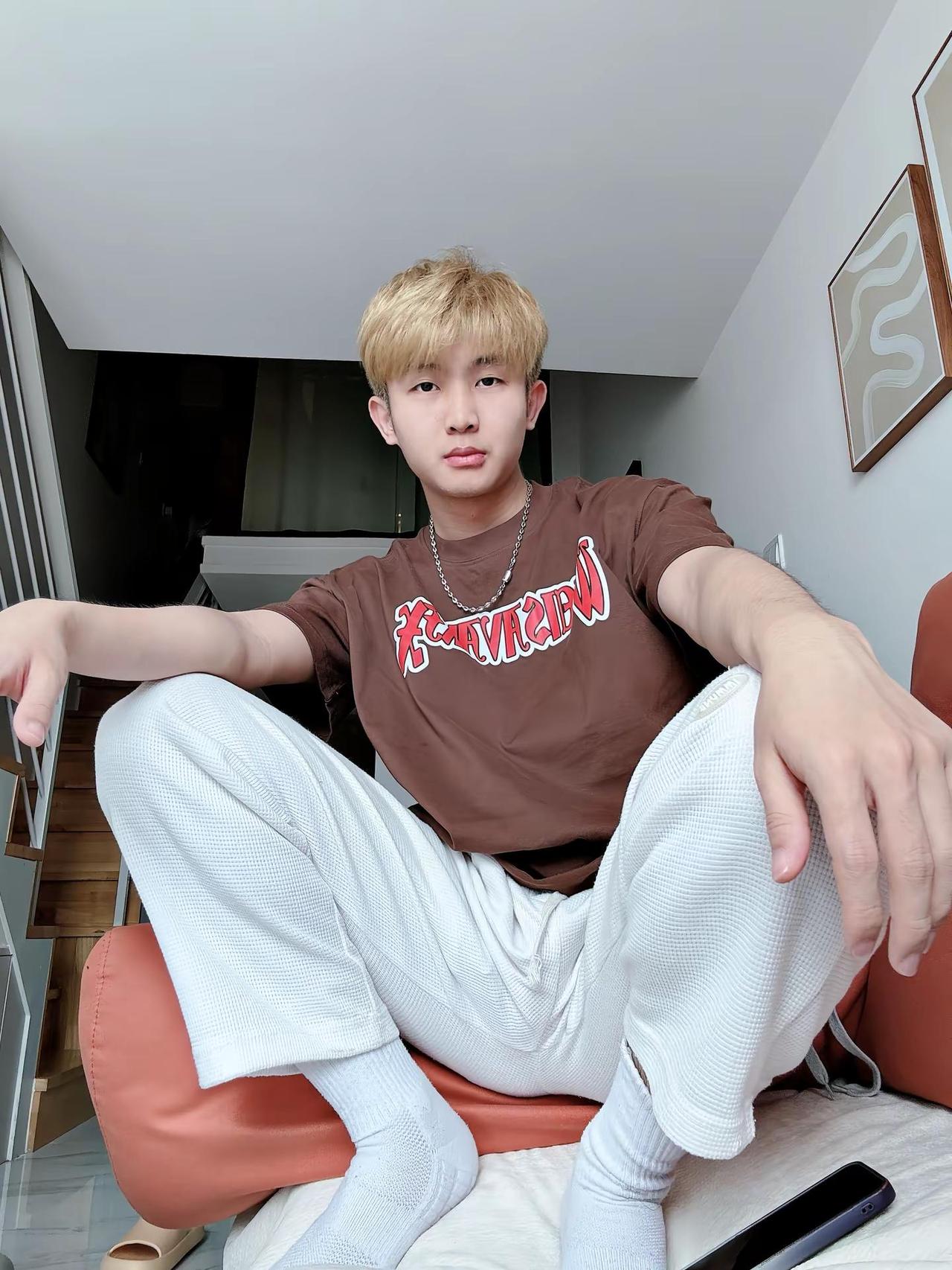 长相一般穿搭来凑广州1