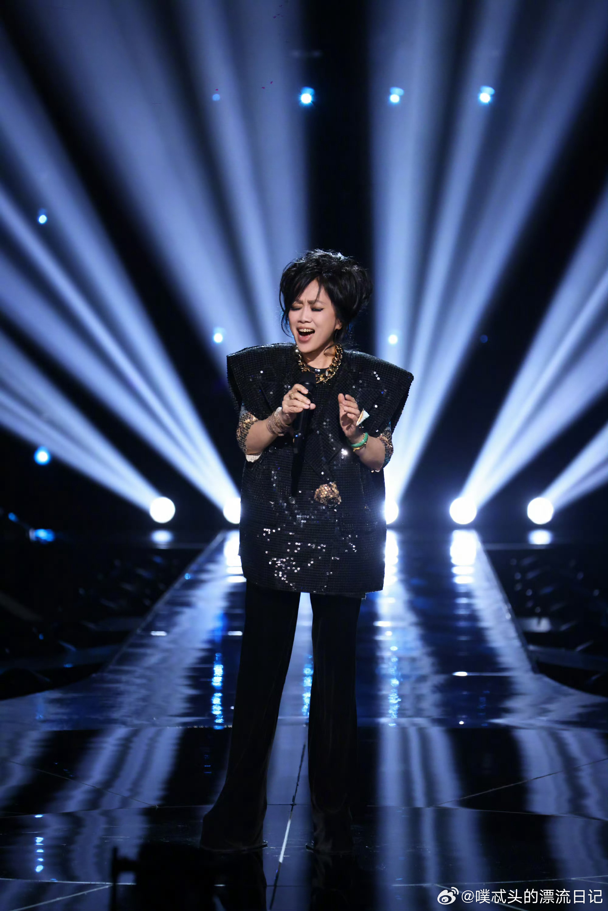 . 歌手制片人回应歌手选曲制片人回应歌手选曲歌手2026网传“30首被否决”？官