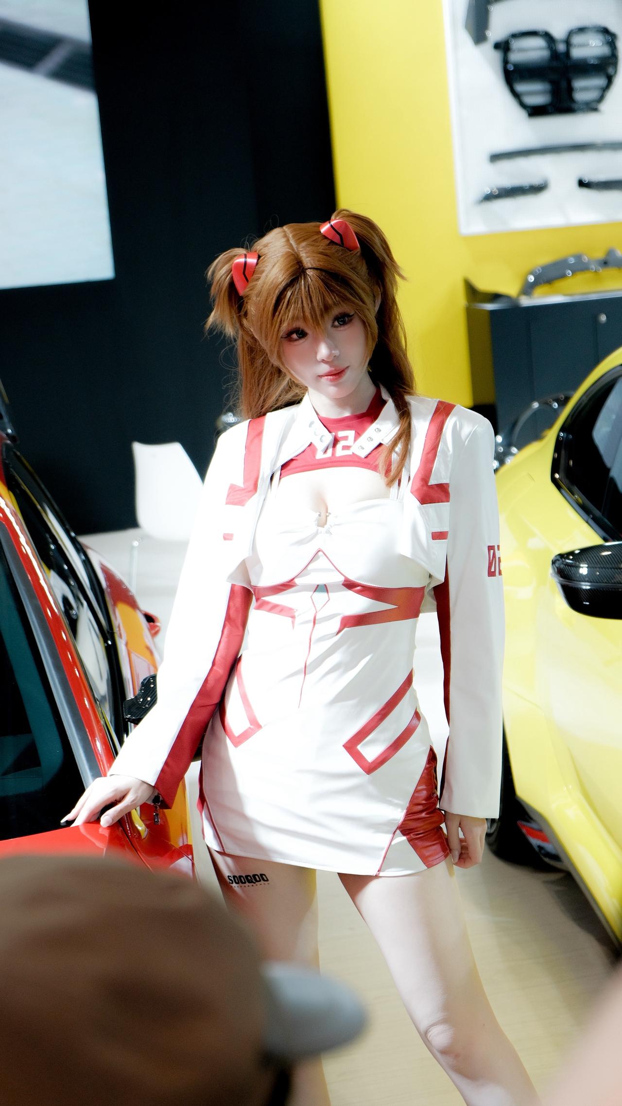 她怎么在发光！cosplay 深圳改装车展模特 深圳改装车展 汽车文化