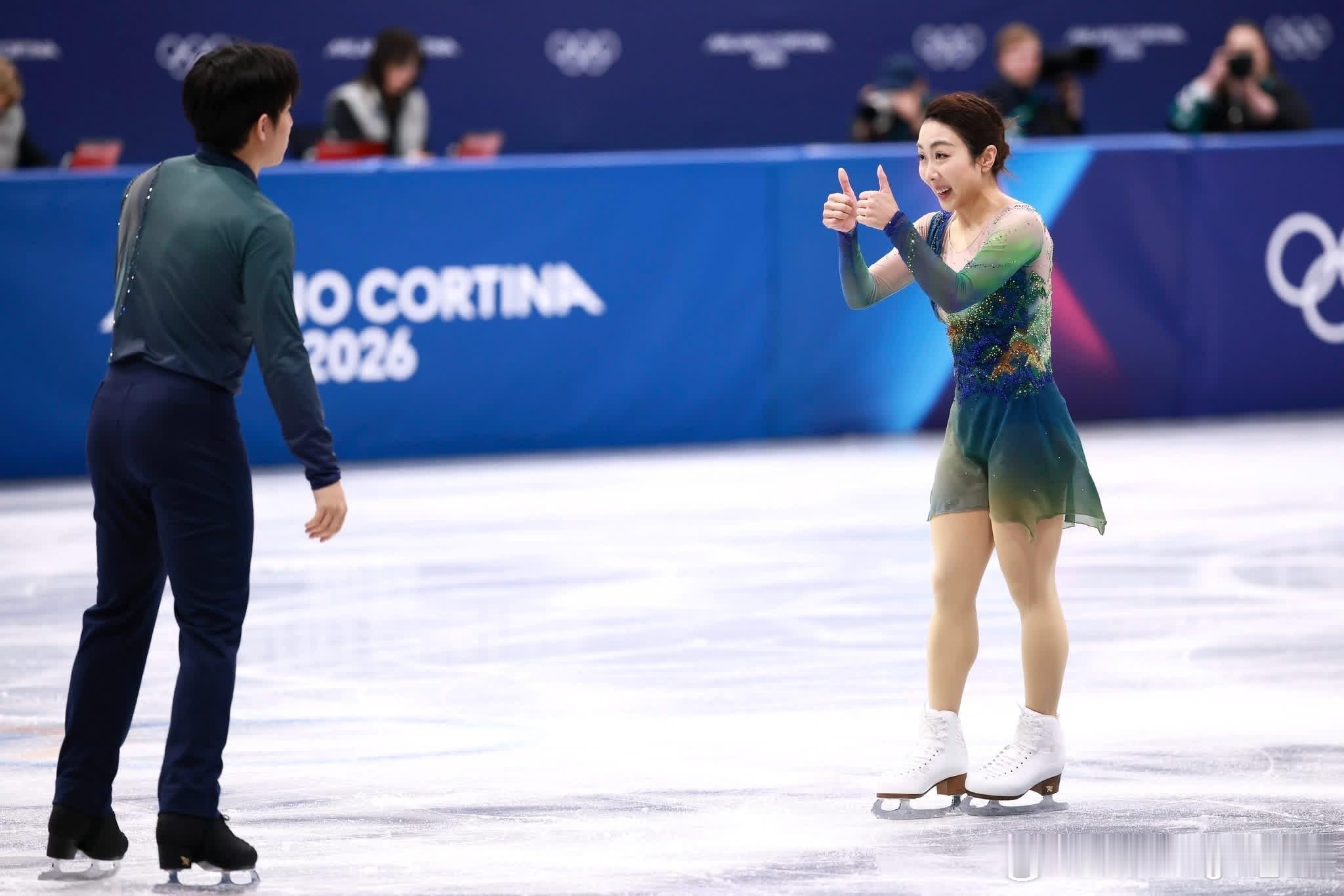 葱桶组合刷新赛季最佳成绩只此青绿～姐双手比赞时候真的好萌🥹26米兰🔚 