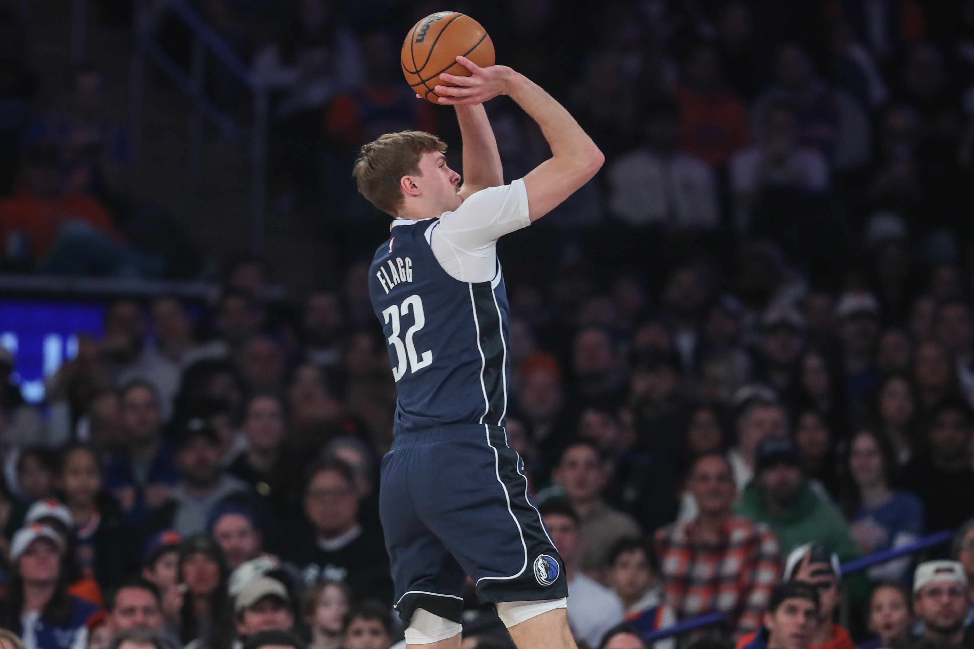 上午8点半，独行侠主场迎战勇士。主帅基德表示弗拉格本场比赛出场时间限制为20-2