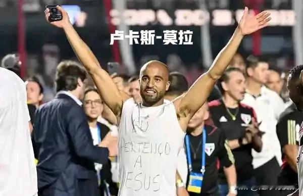 随着小卢卡斯顶替萨维尼奥入选大名单，本届巴西国家队内的非五大联赛球员已经增加至7