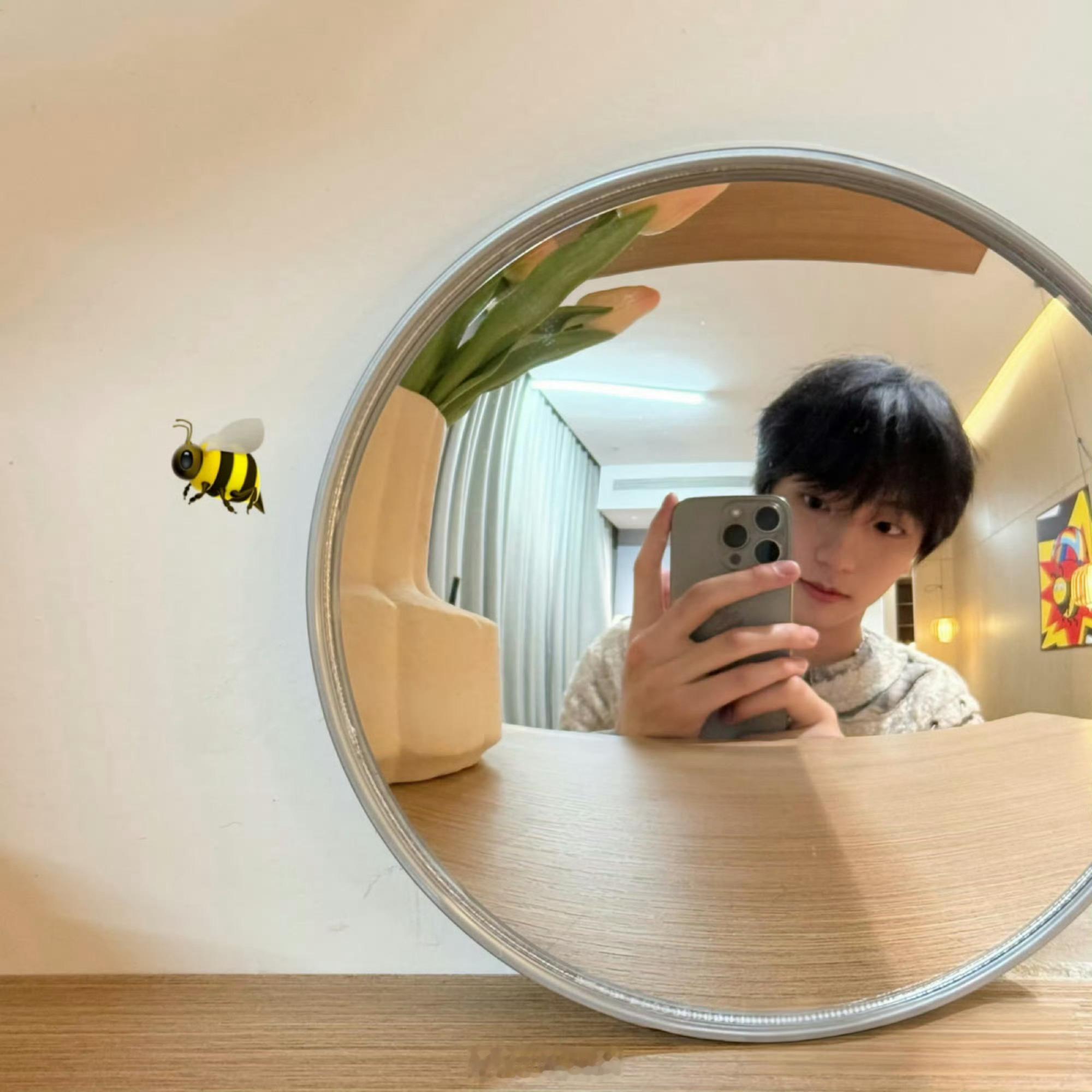 穆祉丞高会更新时时刻刻有新的可爱呈现，穆祉丞完全人间萌物来着 