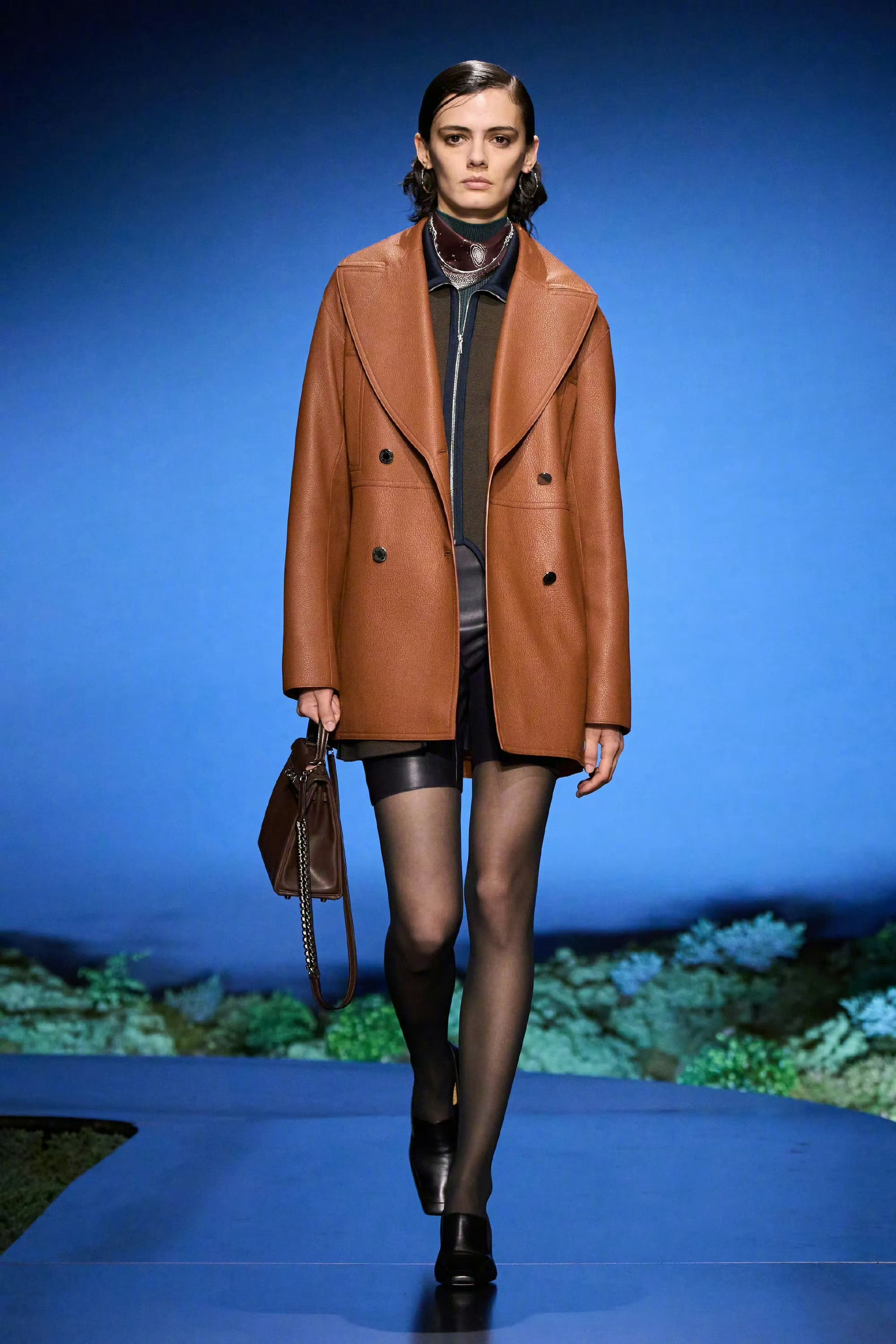 Hermès发布2026秋冬成衣系列在 Nadège Vanhée 为 Herm