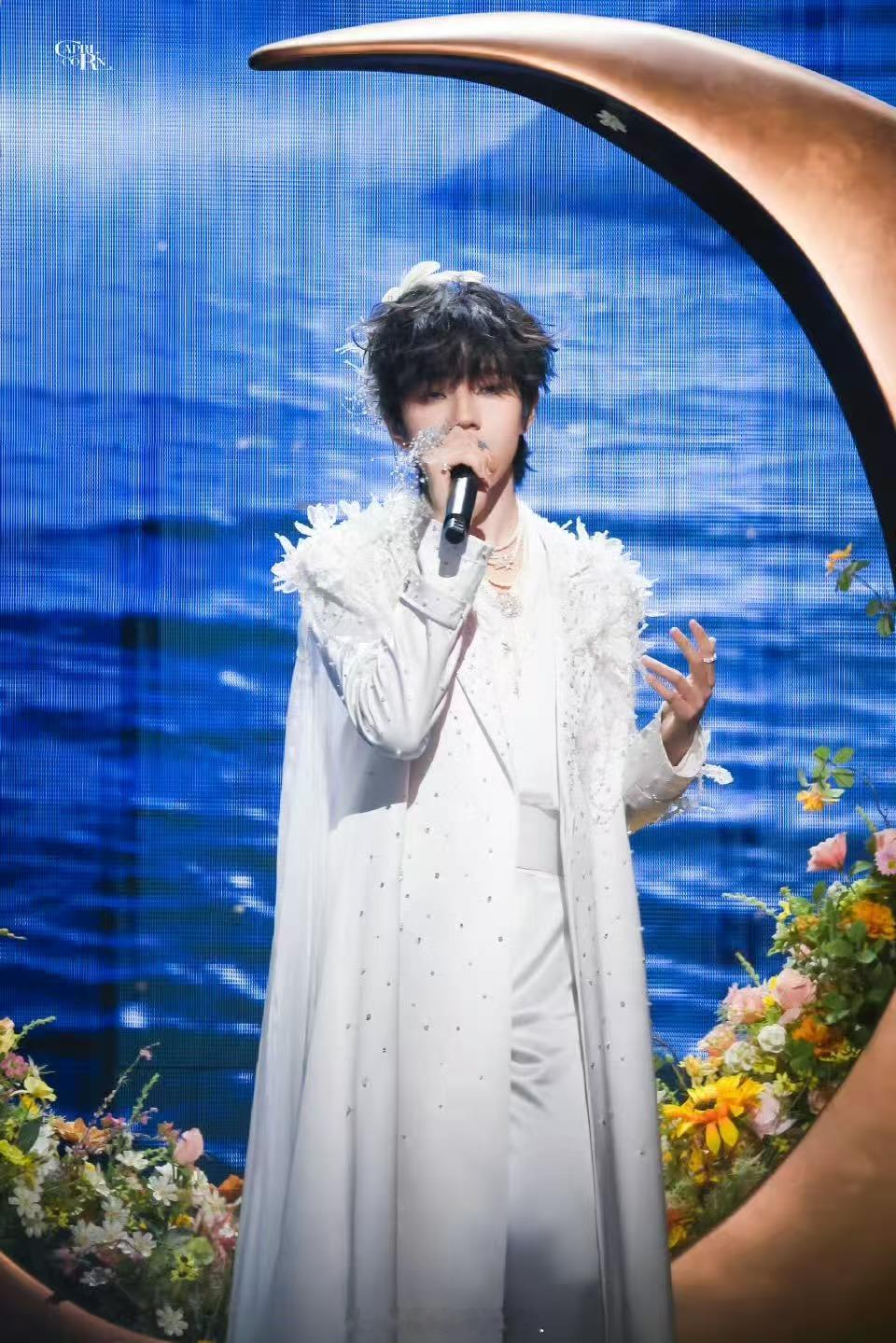 让让！荣耀之战仙子下凡，王橹杰这张脸是神级建模水平，清冷骨相+柔美白皙，每一帧都