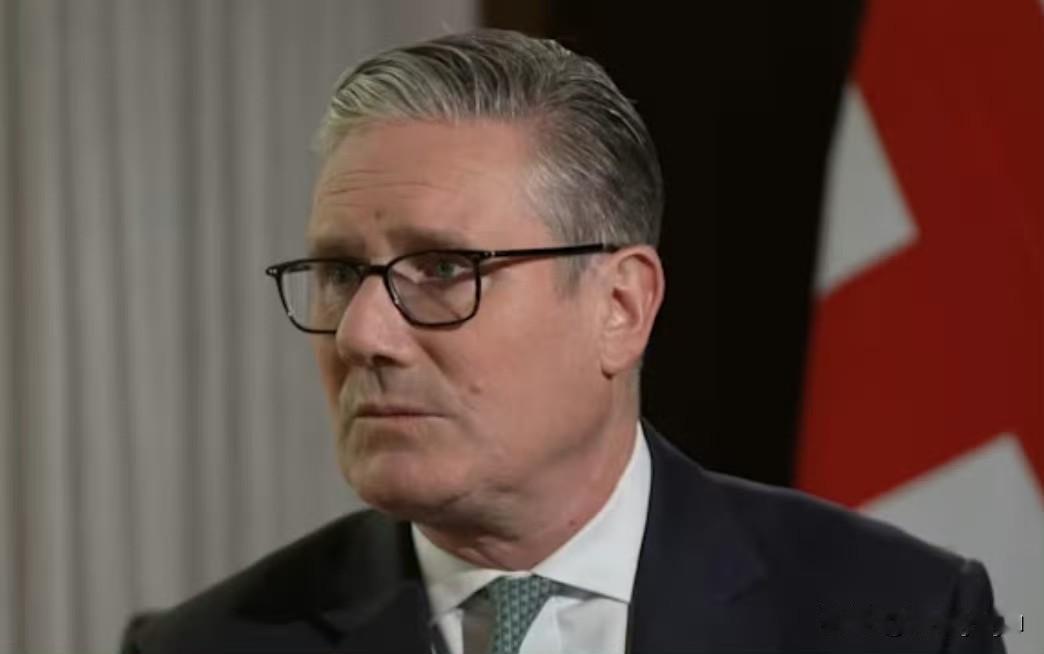 4月16日，英国《卫报》一则独家爆料，将首相斯塔默再次推上风口浪尖：因与爱泼斯坦