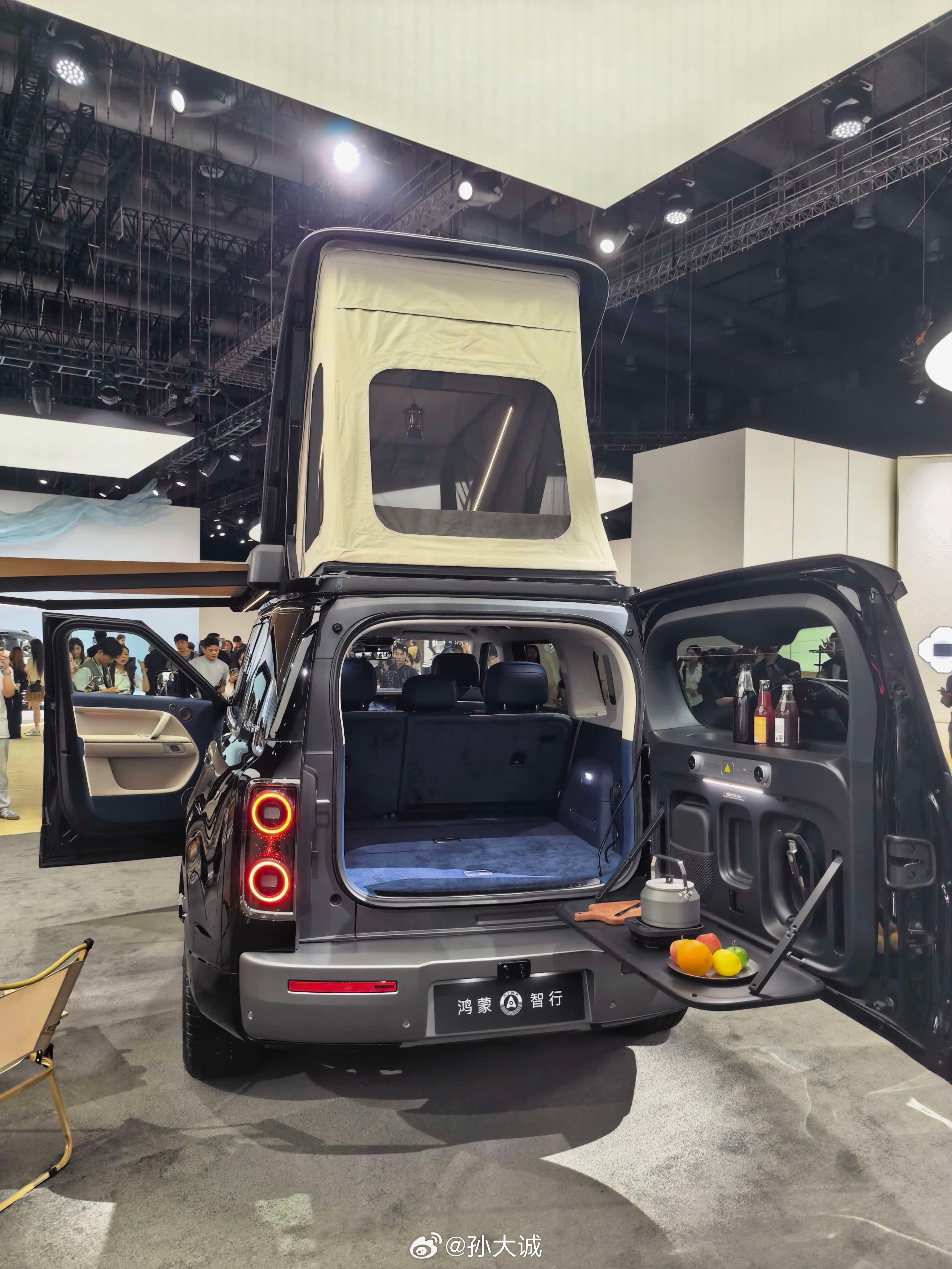 享界G9静态评测首发享界 G9 在尊界 MPV 发布会上做了简单的介绍，还发布 