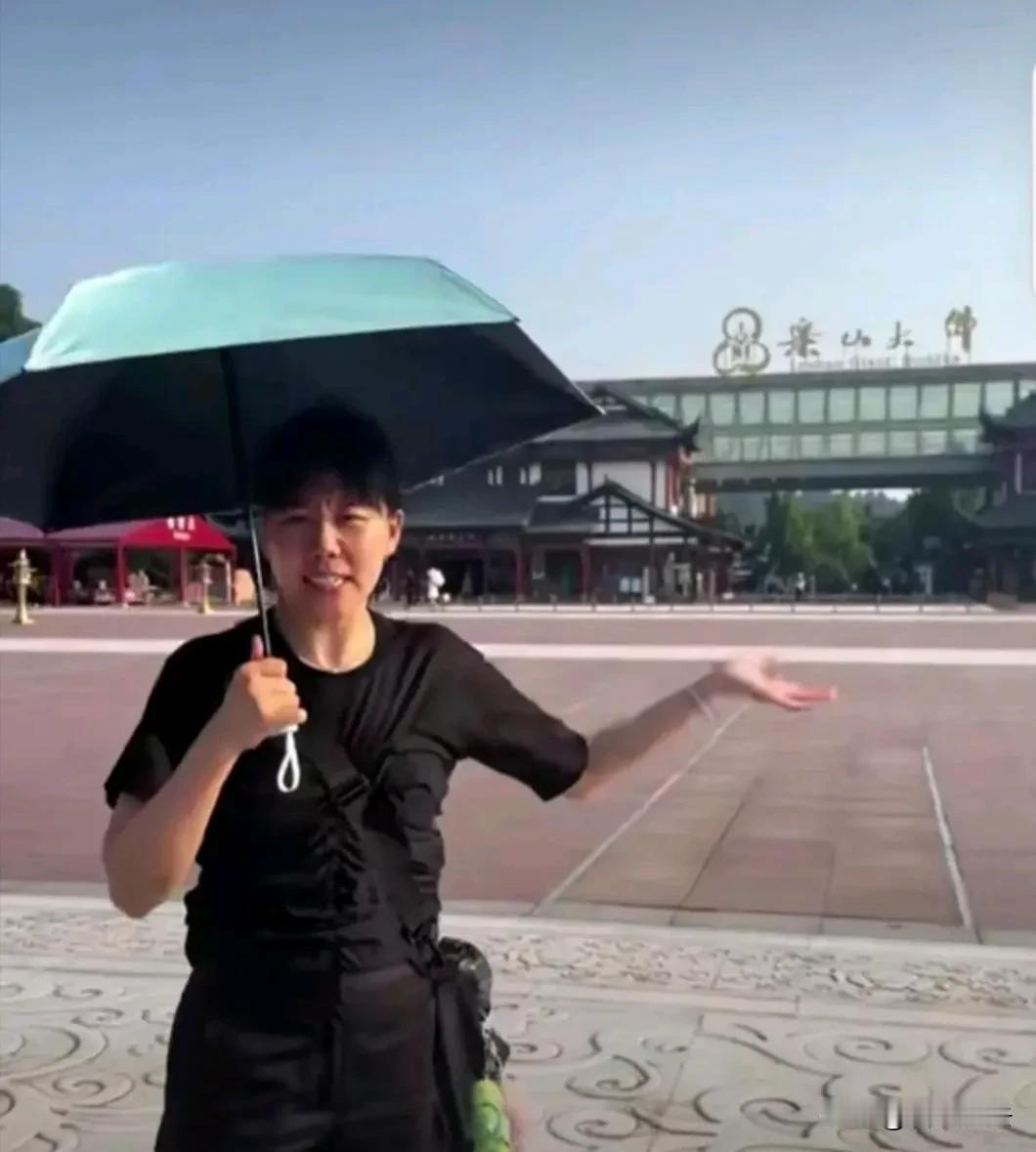 陈幸同乐游大佛，以逸待劳备战WTT中国大满贯

在WTT中国大满贯赛事的紧张号角