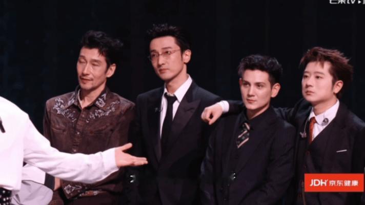 陈若轩告别的话留到了四公一路磕磕绊绊走到现在，陈若轩的进步大家都看在眼里！帅哥真