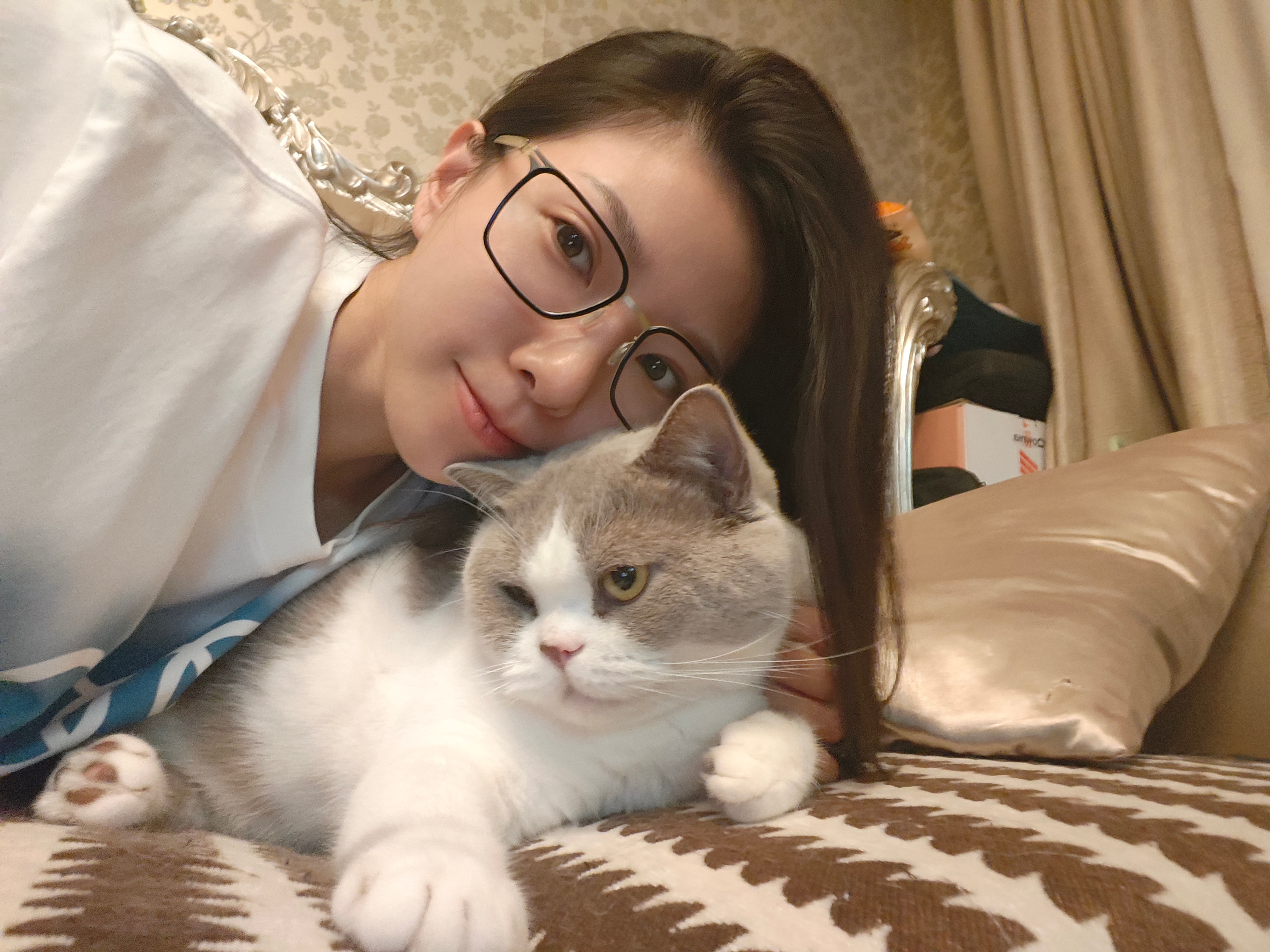 下午我说想喝海鲜粥，晚上我妈端上来两碗……不是妈，海鲜粥，粥呢？？？[doge]