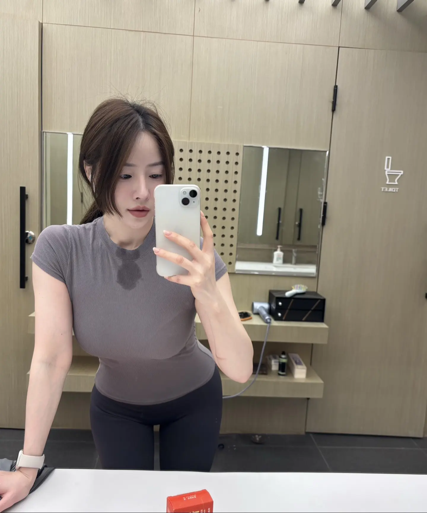 招一个会拍视频的女生  看到给我留言谢谢☺️