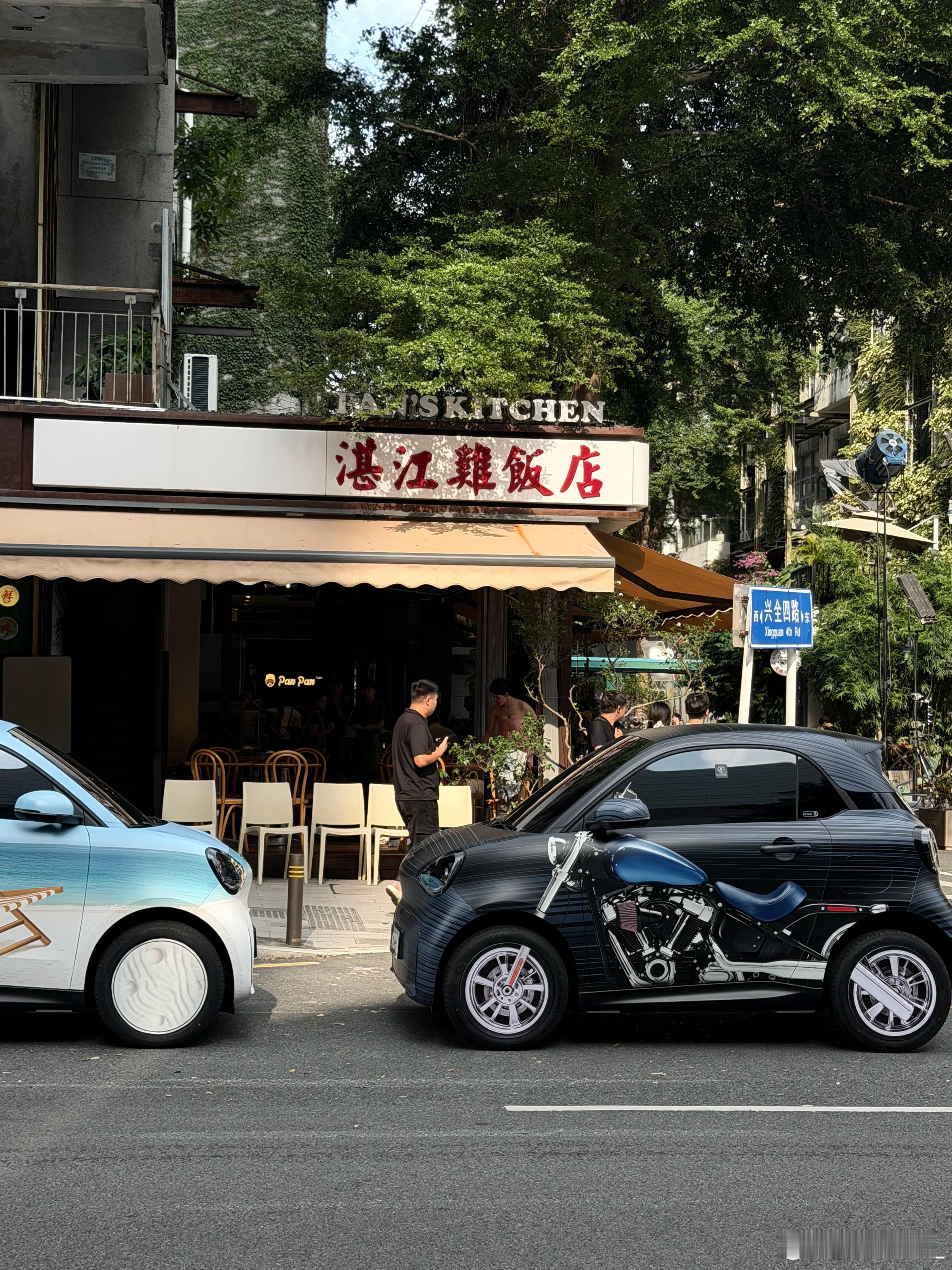 深圳太子湾街头偶遇 smart 2（精灵2），好可爱的小车车🚗，  ​​​