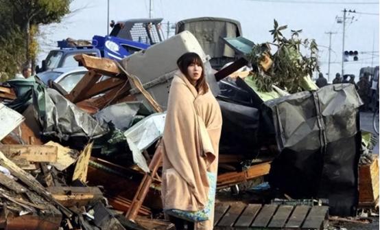 日本突发大地震，10万人紧急避难，高市早苗或提前下台。
 
天有不测风云，这话放
