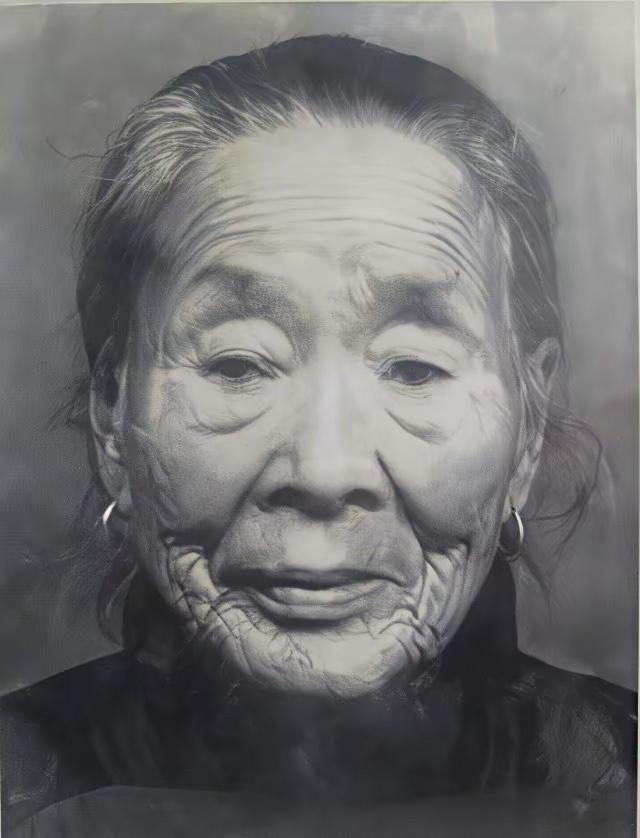 “戴笠情妇！”国民党美女特工张春莲，为了保命，隐姓埋名嫁给农民！30年生下8个孩