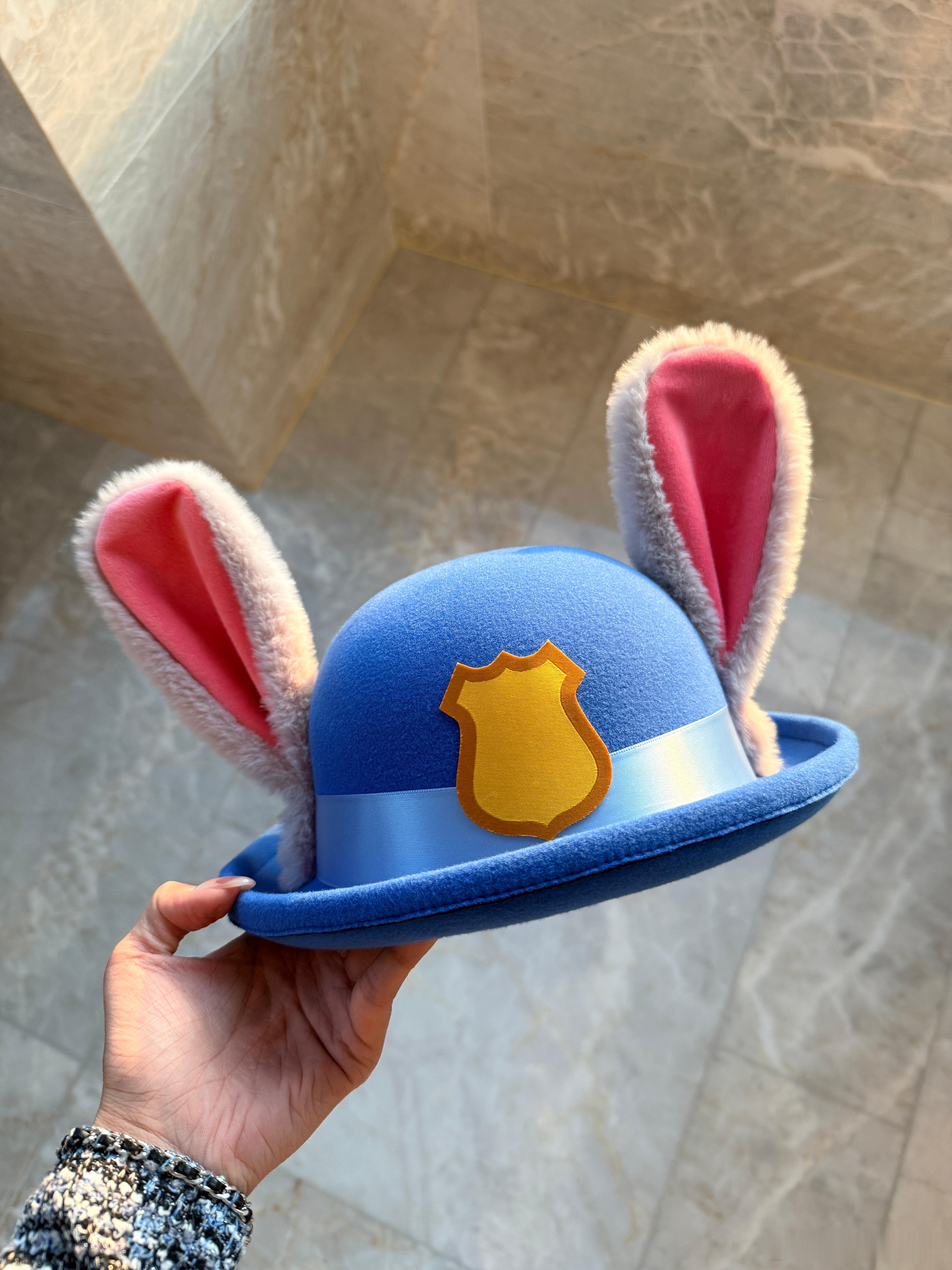 外面四十嗤之以鼻里面二百追悔莫及横批：支持正版我的旅行日记上海迪士尼