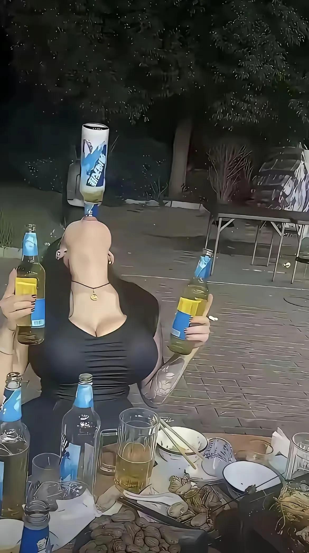 这是谁的部将
竟然如此勇猛
这好比当初的
哪吒
三毛
金刚葫芦娃