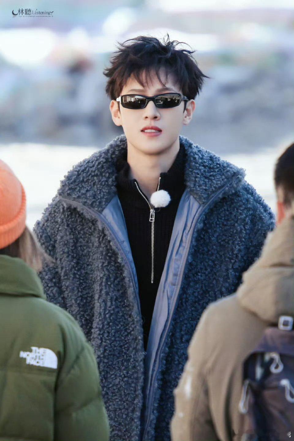 李昀锐跑男这组照片拍的太神了墨镜卷毛冬日和帅哥 笑得好甜啊小林 