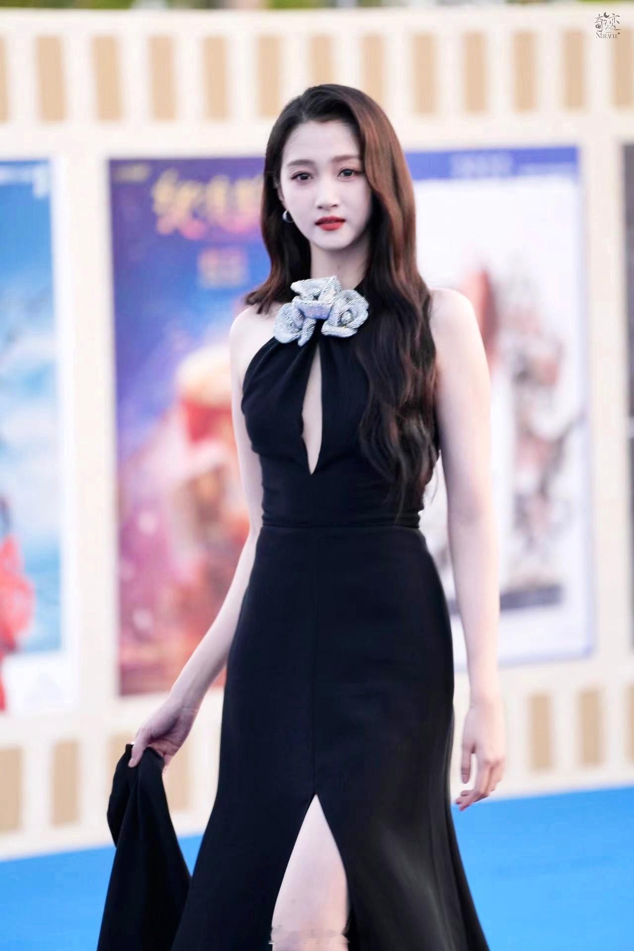 关晓彤 