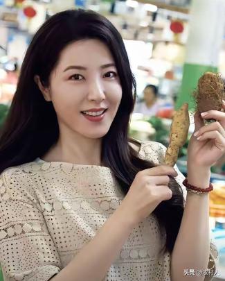 曾黎号称“中戏300年一遇的美女”，鞠婧祎号称“4000年一遇的美女”。你们觉得