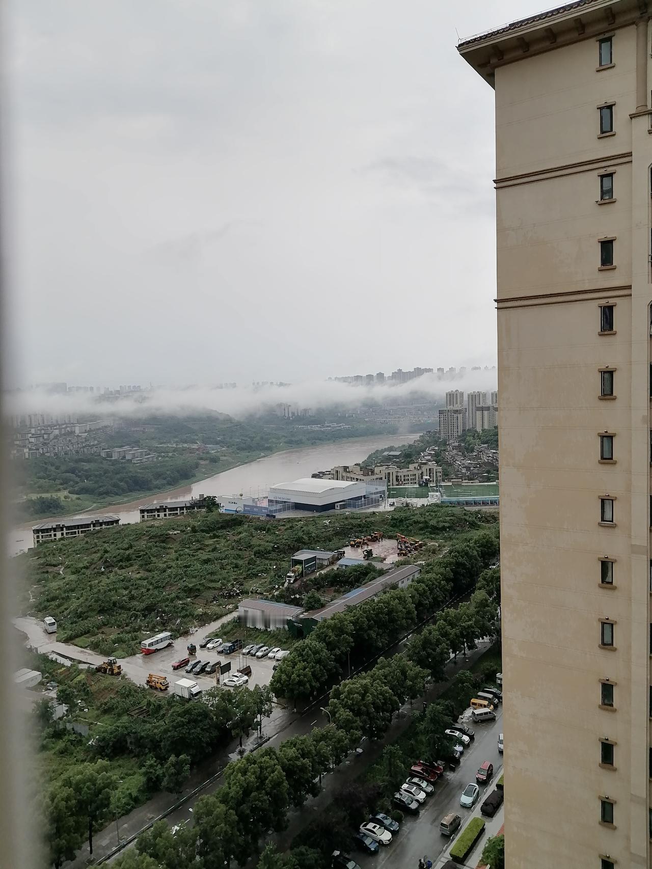 我走遍了蔡家每一寸土地，才发现根本没人真正走完过蔡家

有人说，蔡家是重庆主城的