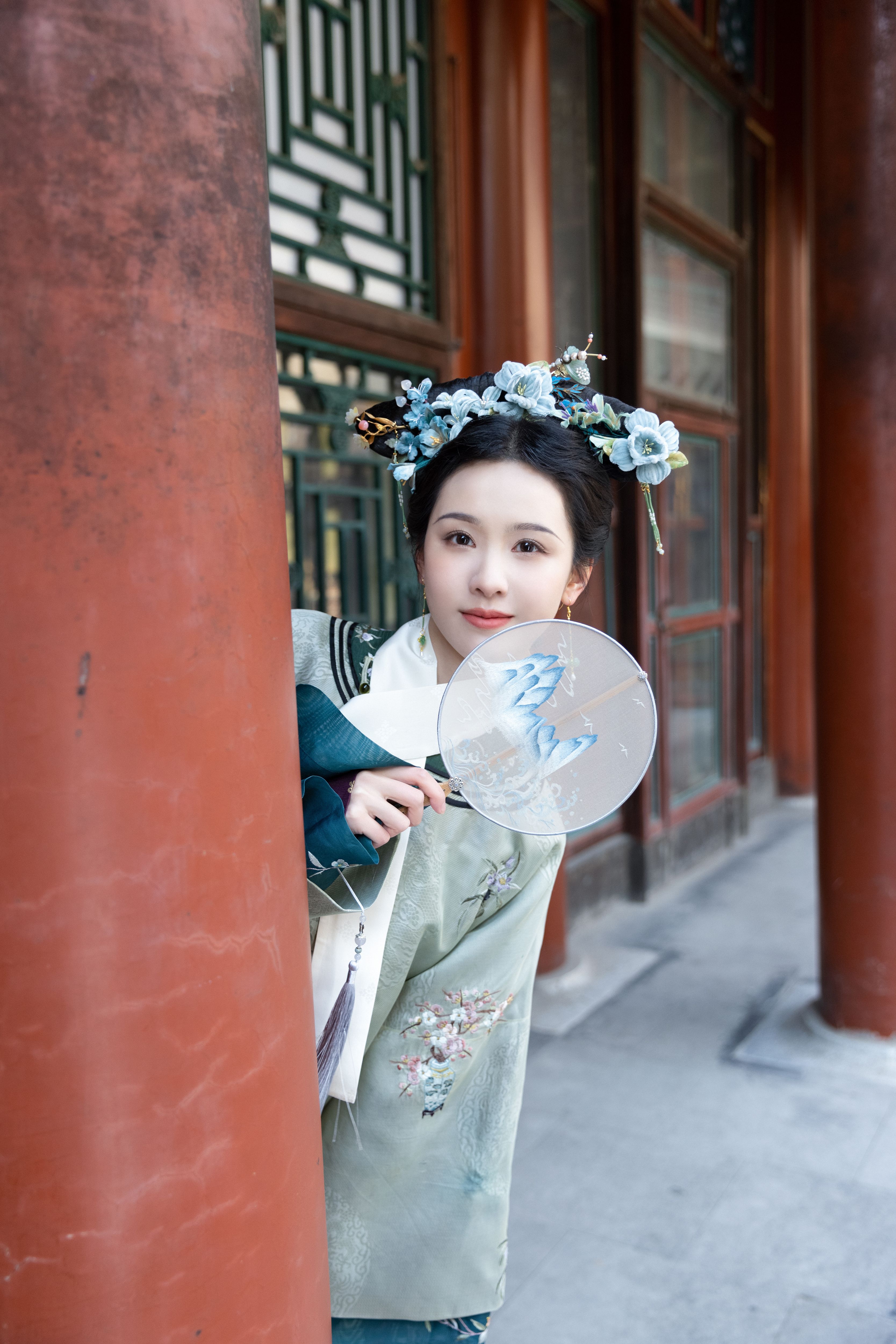 陈都灵  #陈都灵清宫装写真# ​​​