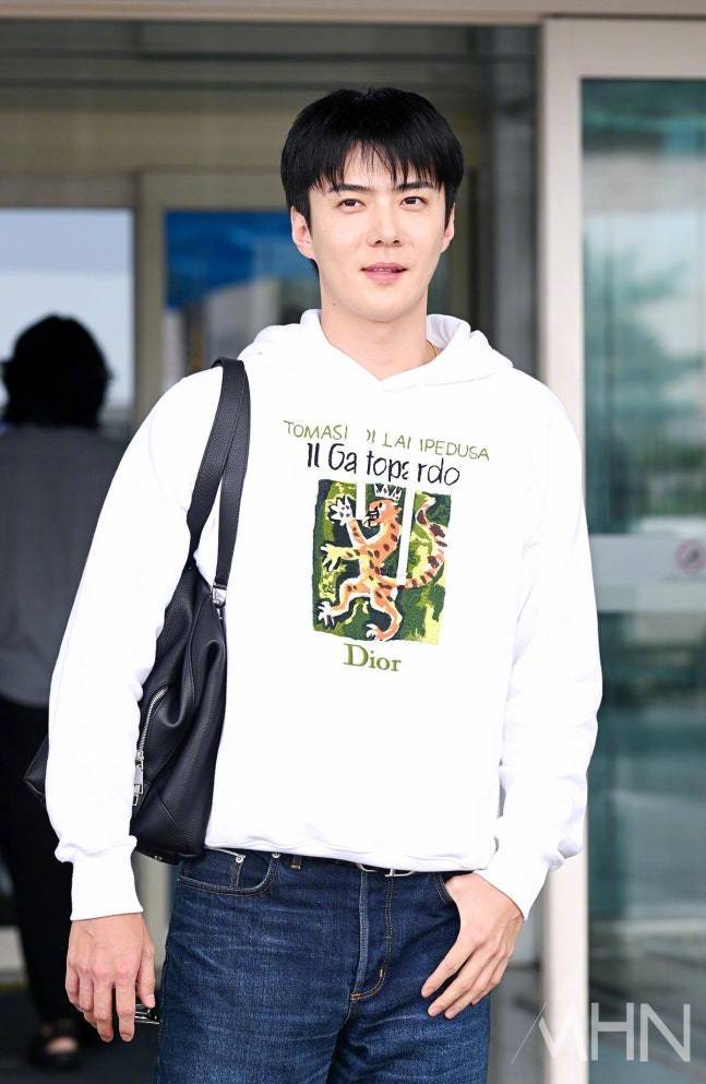 吴世勋 × Dior 泰国活动出发造型新闻图 📸吴世勋出发泰国Dior