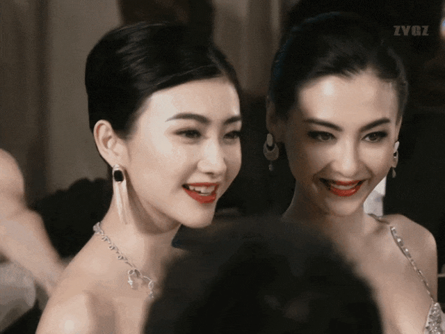 19岁的景甜，也太美了吧。

再一次为内娱女明星的颜值而发出感叹。
19岁景甜的