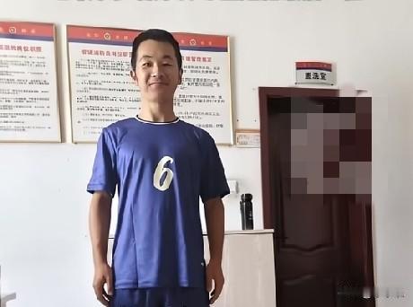 8月13日，福建福安甘棠镇华海船厂着火后爆炸，23岁消防员池坷杰壮烈牺牲。牺牲前