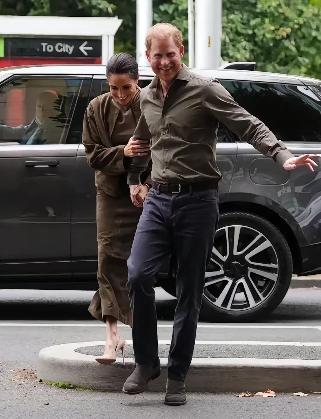 4月14日，哈里王子与梅根现身澳大利亚墨尔本，出席Birds Village儿童