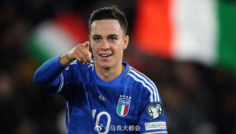 拉斯帕多里昨晚世预赛再进一球，本次国家队比赛日两场比赛40多分钟完成两球两助攻。