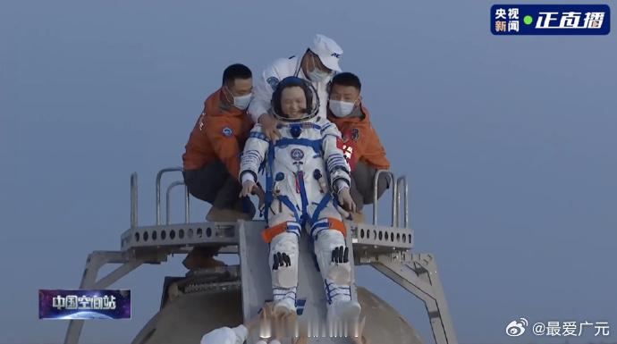 我分享了话题神21航天员安全顺利出舱欢迎神舟二十一乘组乘员们平安凯旋，欢迎回家，