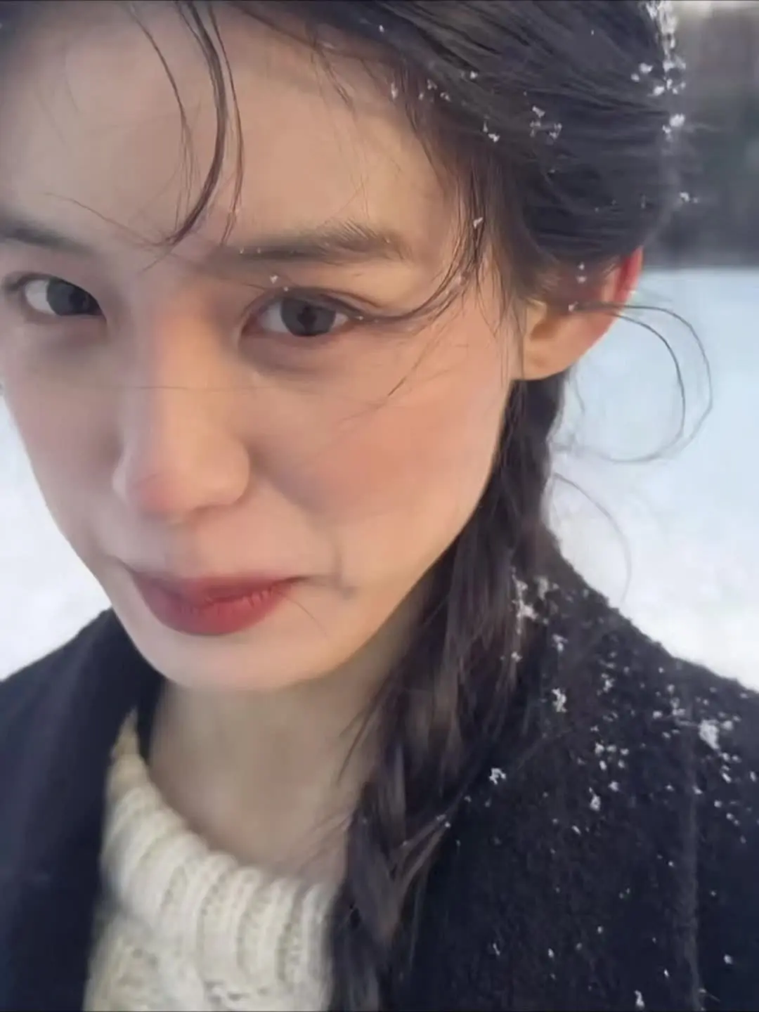 人总是喜欢反季节的东西 就像幸福后知后觉
