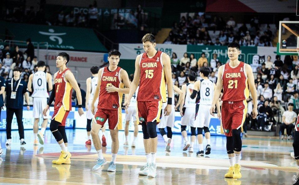 中国男篮篮球 新华社：中国男篮复兴之路道阻且长，要正视差距、痛定思痛。北京时间1