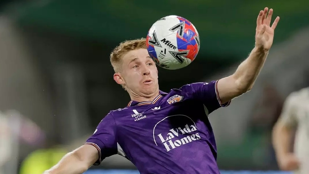 据澳大利亚《堪培拉时报》报道，珀斯光荣临时主帅格里菲斯即将迎来转正时刻，球队却正