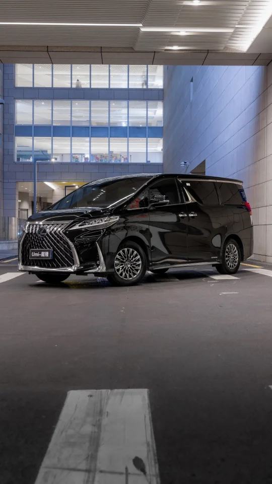 商务车的尽头是丰田，丰田的尽头是雷克萨斯？