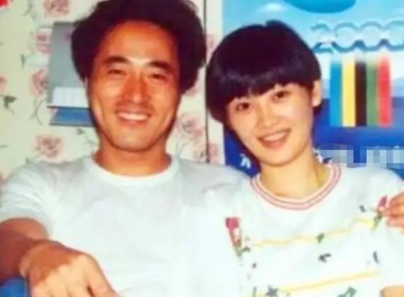 1987年，杨立新把徐帆接到北京，“养”了她3年，自己连一颗青菜都舍不得买，却给