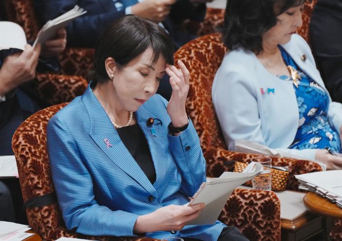 当 “大佐” 这个沾满亚洲受害国人民鲜血的军衔，再次成为日本政坛热门符号时，我们