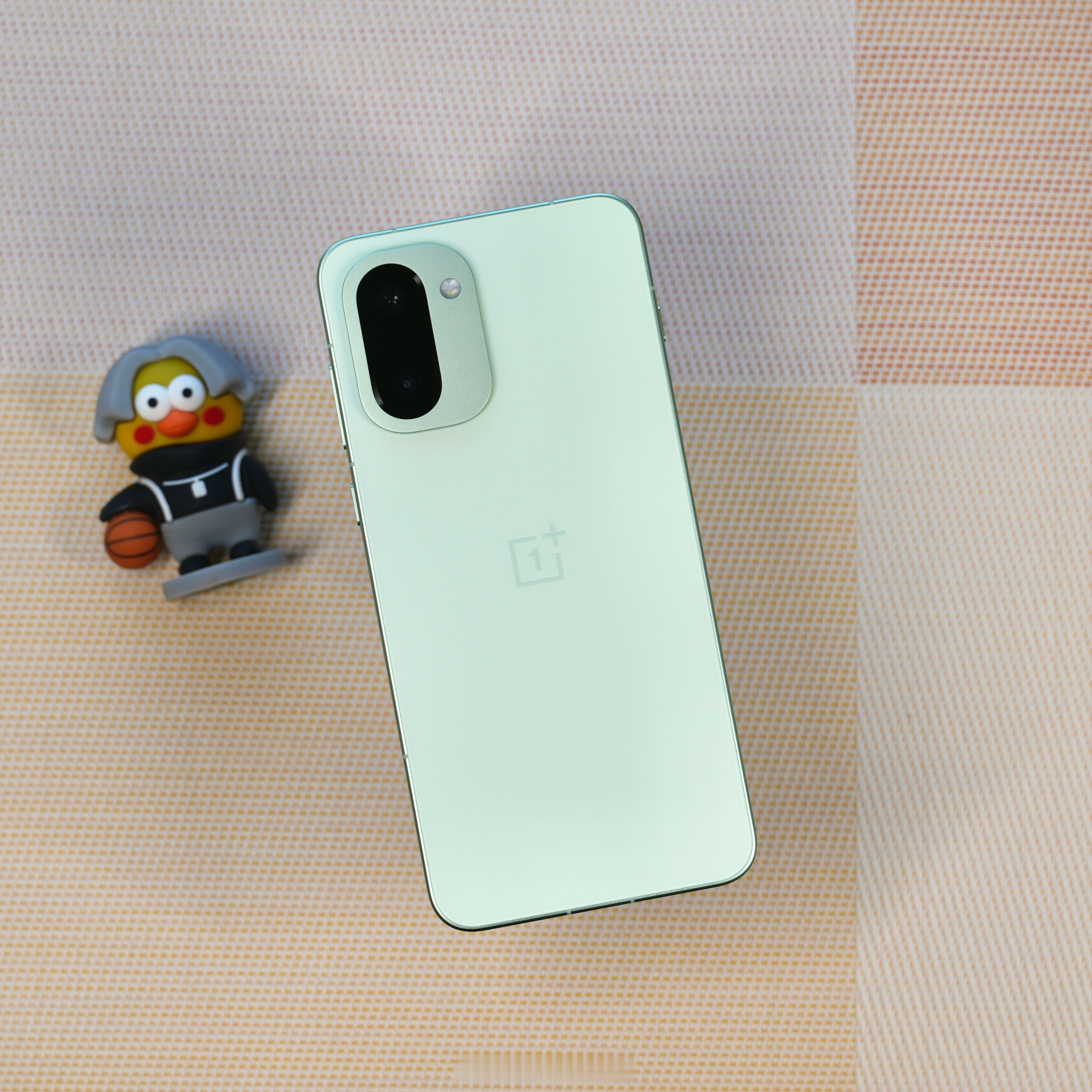 今日最佳：把两千五的一加Ace 6T刷成了五千块的一加15R，真香并且和一加15