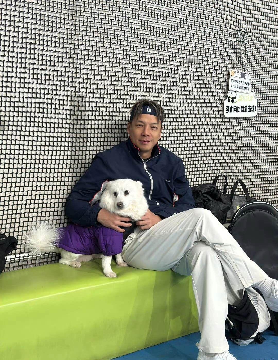 谢霆锋打完你的打你的别人玩梗：“打完你的打你的。”谢霆锋真人实战：先1v2把你打