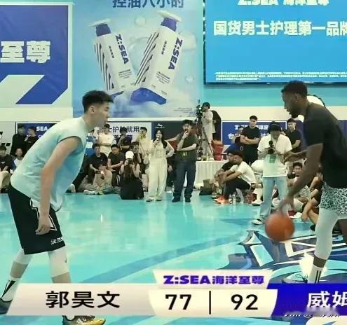 CBA本土得分王郭昊文，跟广东队三连冠功勋外援威姆斯到底谁更强？今晚两个人展开了