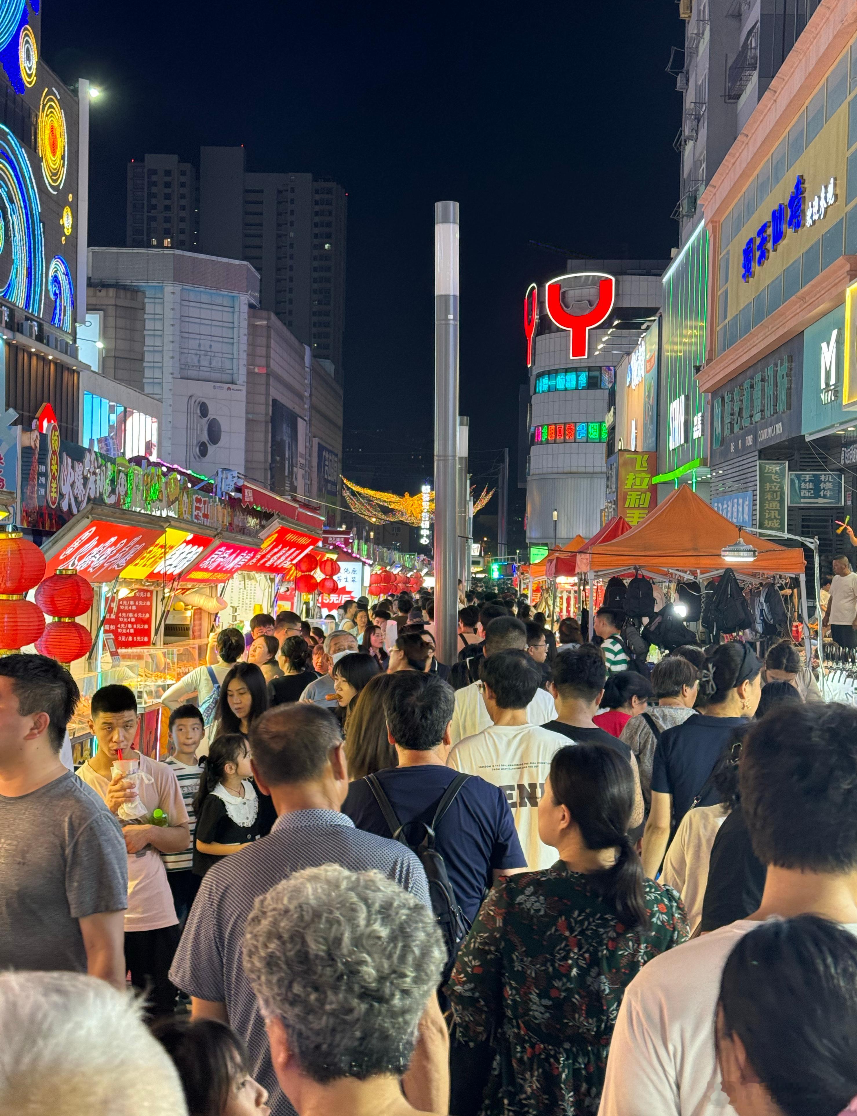来台东夜市了，总结一个美食推荐（下面是排队比较多的几家）这个三角烧，还不错，我点