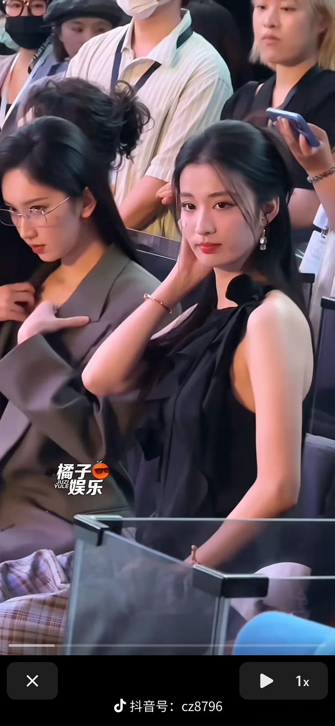王楚然就是95娜扎吧，一个美丽的木头，虽然没有娜扎美，但是演技比娜扎好点 ​​​
