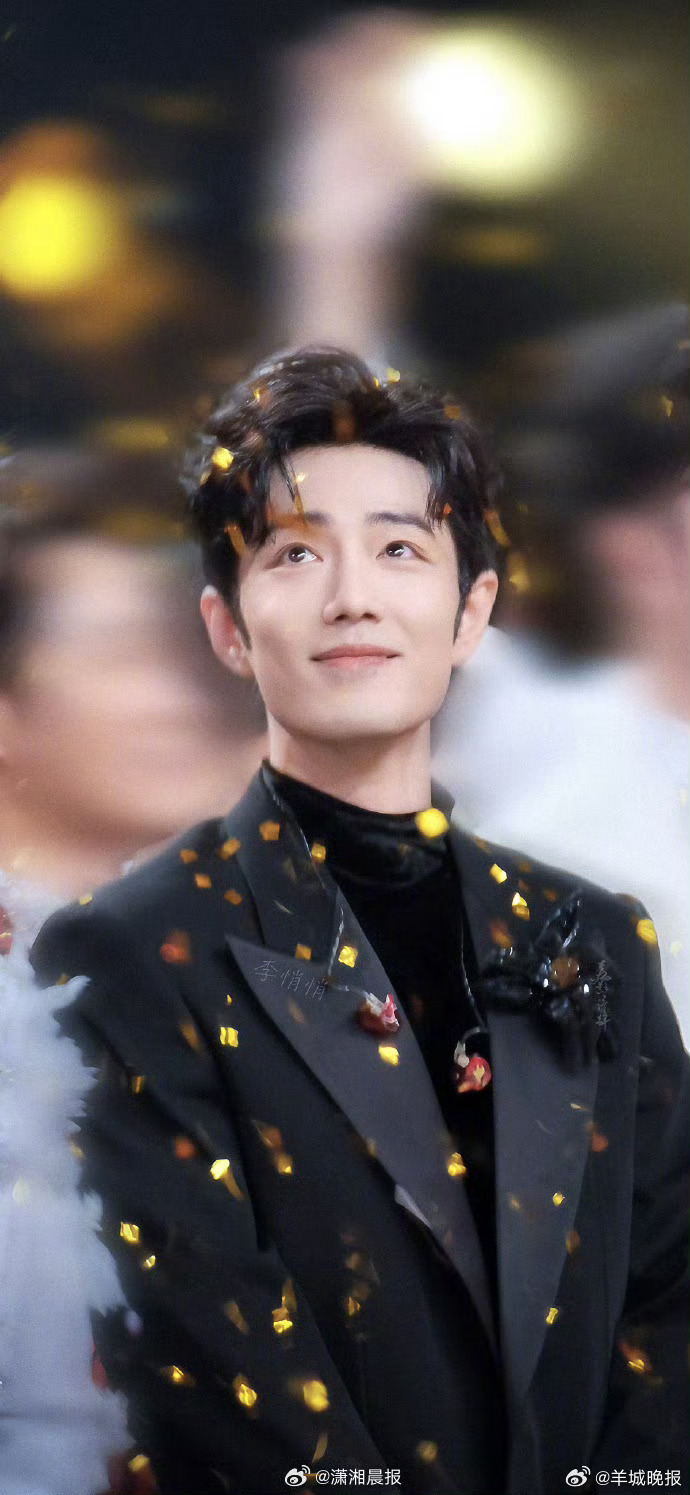 【#粉丝赞肖战是90后生唯一的影视双帝#】#肖战今年已收获两个影帝#4月29日，