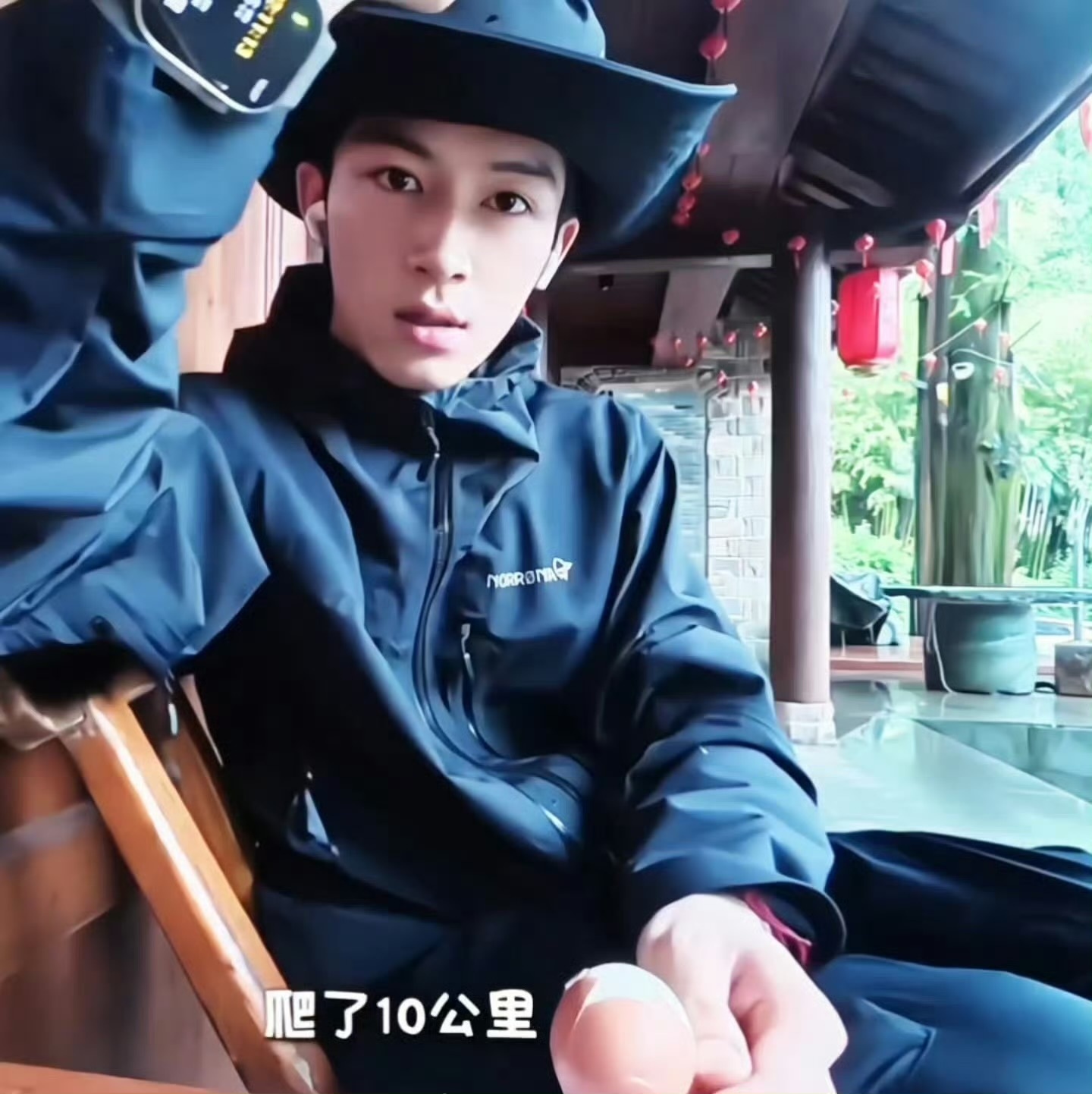 王星越爬华山 完全高精力人⚡行程安排紧凑不停登山，征服完一座山峰再战华山，体能续