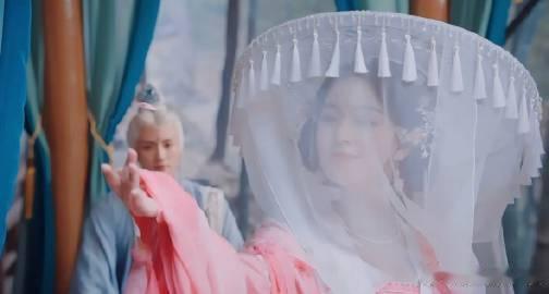 罗云熙嗑cp表情简直演我 哇，罗云熙真的是用表情演绎我内心的嗑CP时刻！他那认真