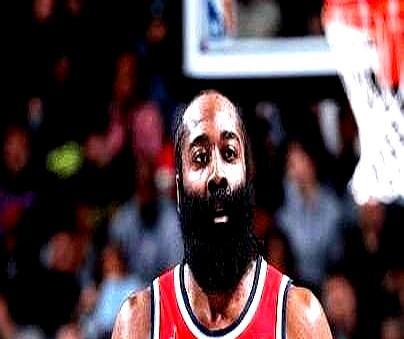 36岁的哈登还在拼命。
 
六连胜，他两场干了67分，打奇才36分靠18个罚球硬