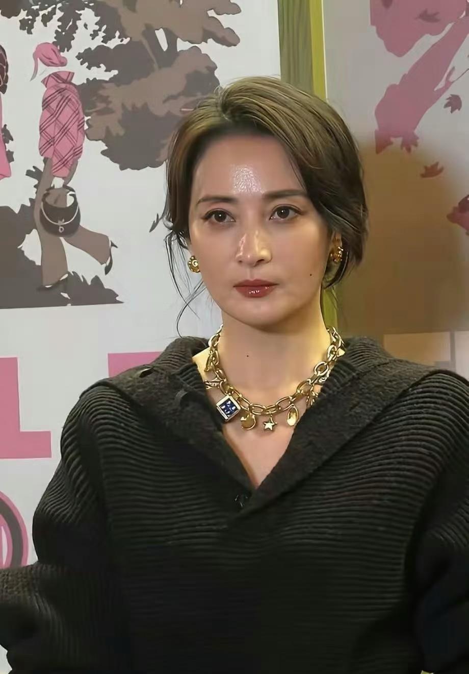 50多岁的蒋勤勤，不愧是纯元，法拉利老了还是法拉利。曾经蔣勤勤、孙俪傻傻分不清楚