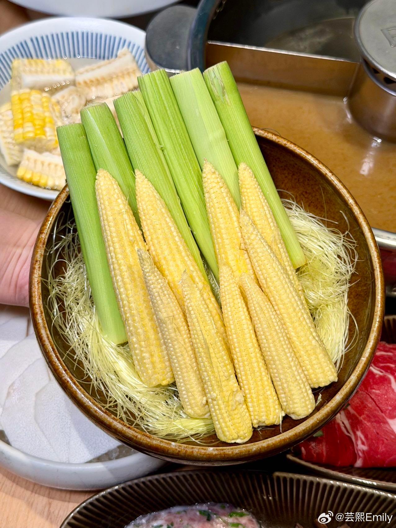 父亲节请爸爸吃巴奴毛肚火锅 